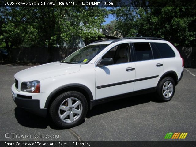 2005 Volvo XC90 2.5T AWD in Ice White