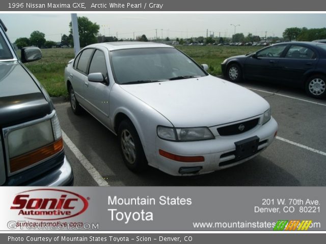 1996 Nissan Maxima GXE in Arctic White Pearl