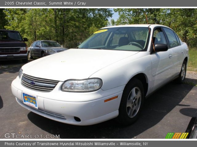 2005 Chevrolet Classic  in Summit White