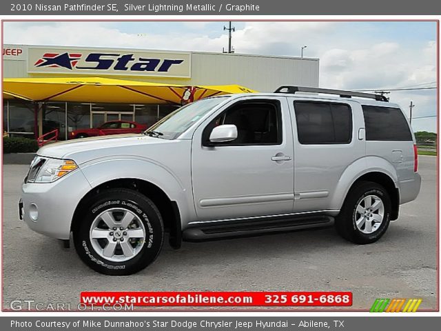 2010 Nissan Pathfinder SE in Silver Lightning Metallic