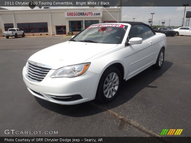 2011 Chrysler 200 Touring Convertible in Bright White