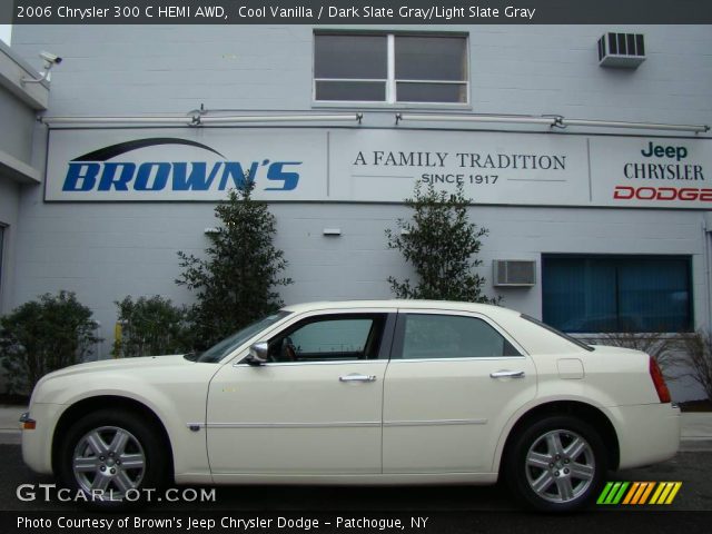 2006 Chrysler 300 C HEMI AWD in Cool Vanilla