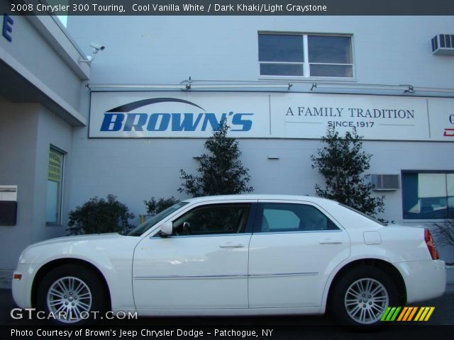 2008 Chrysler 300 Touring in Cool Vanilla White