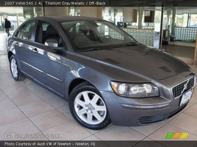 2007 Volvo S40 2.4i in Titanium Gray Metallic
