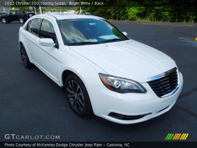 2012 Chrysler 200 Touring Sedan in Bright White
