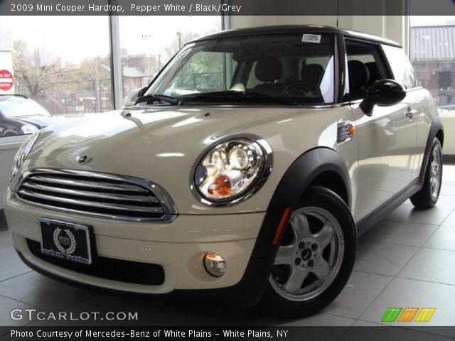 2009 Mini Cooper Hardtop in Pepper White