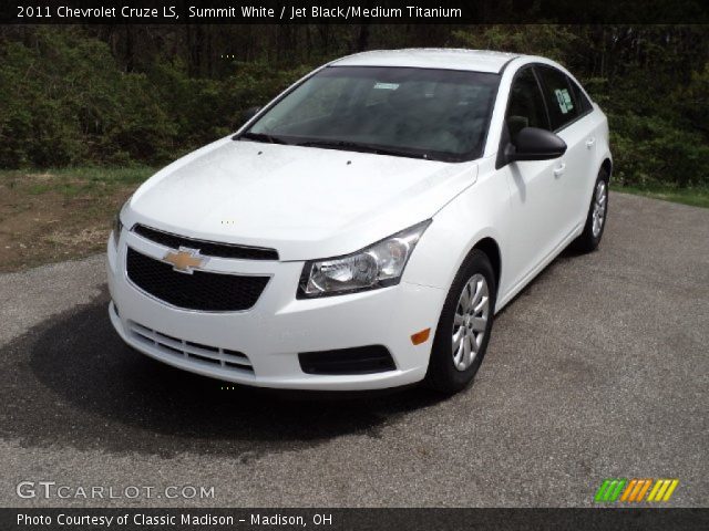 2011 Chevrolet Cruze LS in Summit White