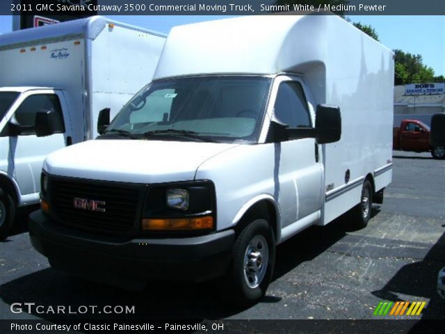 2011 GMC Savana Cutaway 3500 Commercial Moving Truck in Summit White