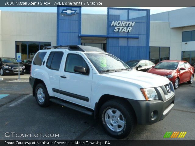 2006 Nissan Xterra S 4x4 in Avalanche White