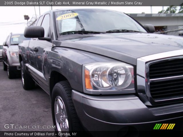 2005 Dodge Dakota SLT Club Cab 4x4 in Mineral Gray Metallic