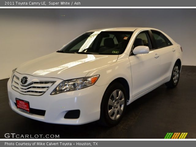 2011 Toyota Camry LE in Super White
