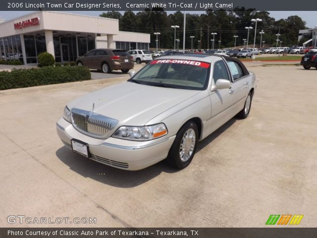 2006 Lincoln Town Car Designer Series in Ceramic White Tri-Coat