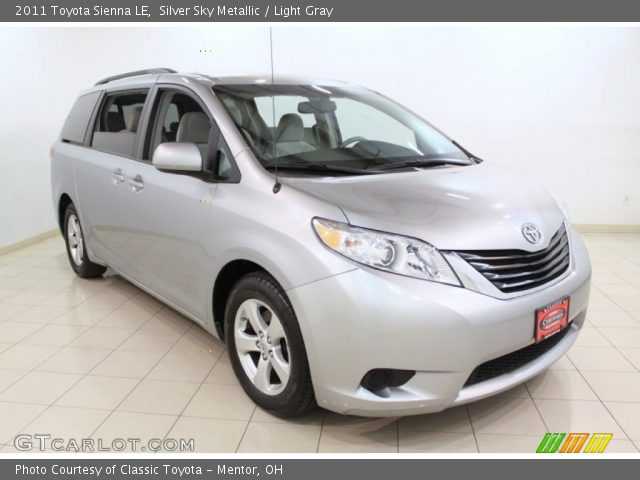 2011 Toyota Sienna LE in Silver Sky Metallic