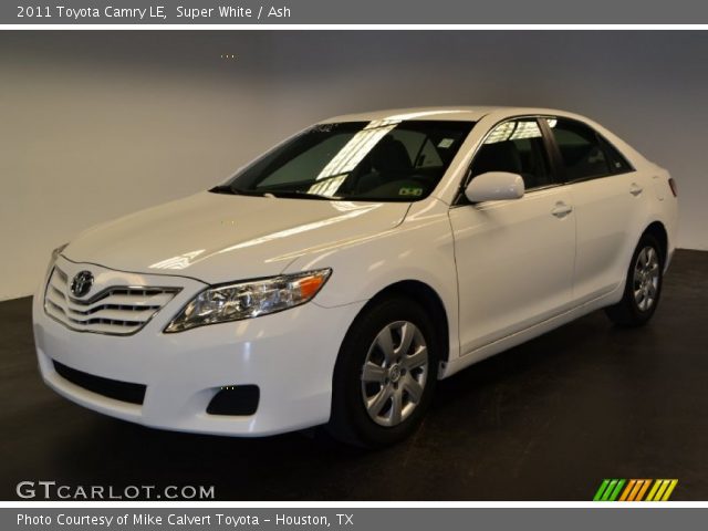 2011 Toyota Camry LE in Super White