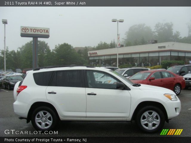 2011 Toyota RAV4 I4 4WD in Super White