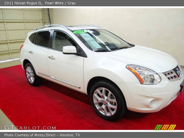2011 Nissan Rogue SL in Pearl White