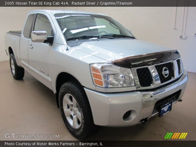 2005 Nissan Titan SE King Cab 4x4 in Radiant Silver