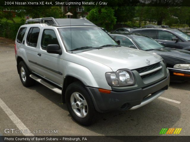 2004 Silver nissan xterra