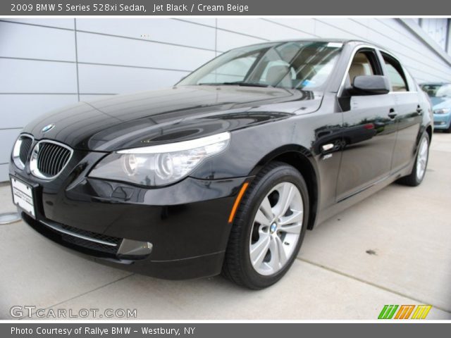 2009 BMW 5 Series 528xi Sedan in Jet Black