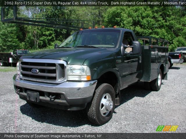 2002 Ford F350 Super Duty XL Regular Cab 4x4 Utility Truck in Dark Highland Green Metallic