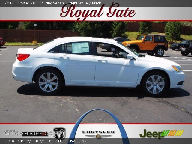 2012 Chrysler 200 Touring Sedan in Bright White