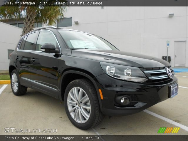 2012 Volkswagen Tiguan SE in Deep Black Metallic