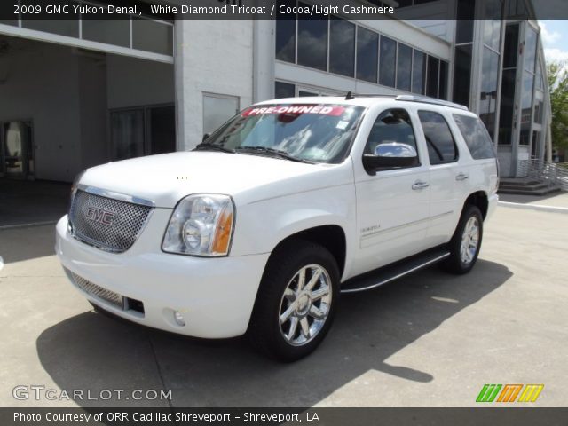 2009 GMC Yukon Denali in White Diamond Tricoat