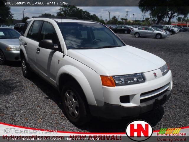 2003 Saturn VUE AWD in White