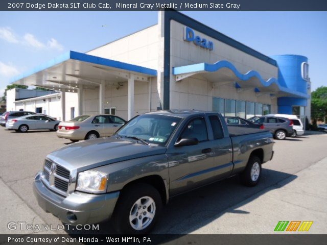 2007 Dodge Dakota SLT Club Cab in Mineral Gray Metallic