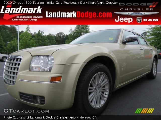 2010 Chrysler 300 Touring in White Gold Pearlcoat