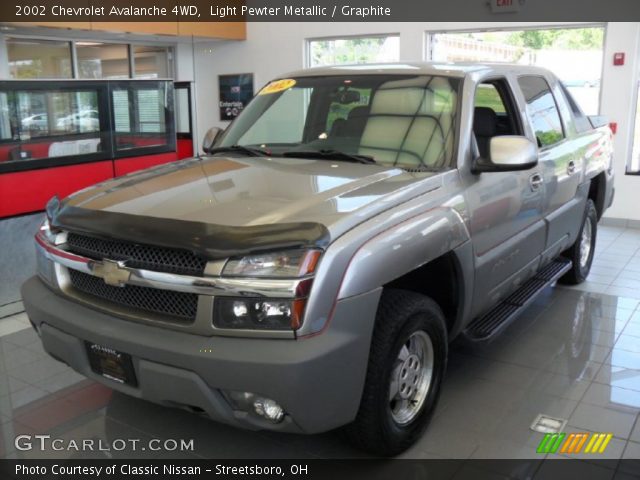 2002 Chevrolet Avalanche 4WD in Light Pewter Metallic