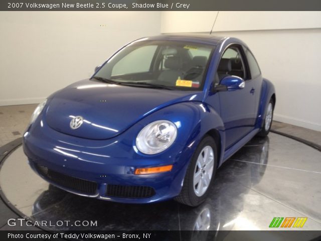 2007 Volkswagen New Beetle 2.5 Coupe in Shadow Blue