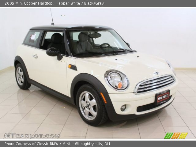 2009 Mini Cooper Hardtop in Pepper White