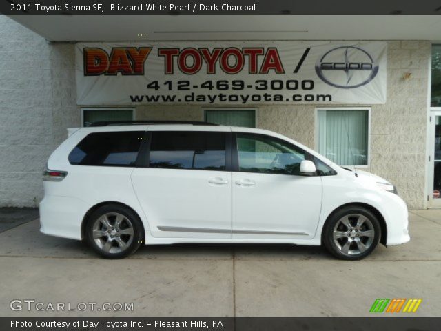 2011 Toyota Sienna SE in Blizzard White Pearl