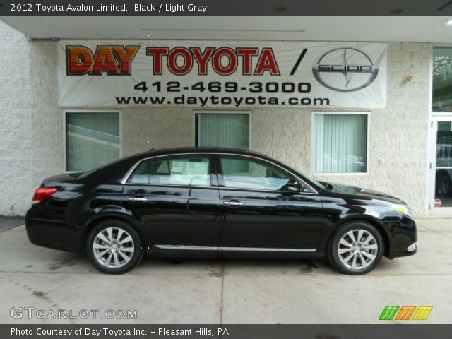 2012 Toyota Avalon Limited in Black