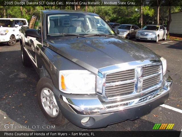 2005 Dodge Dakota SLT Quad Cab in Mineral Gray Metallic