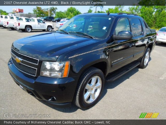 2007 Chevrolet Avalanche LTZ 4WD in Black