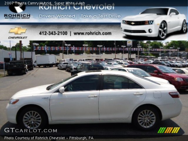 2007 Toyota Camry Hybrid in Super White