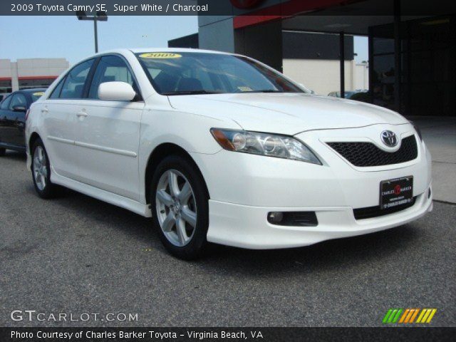 2009 Toyota Camry SE in Super White