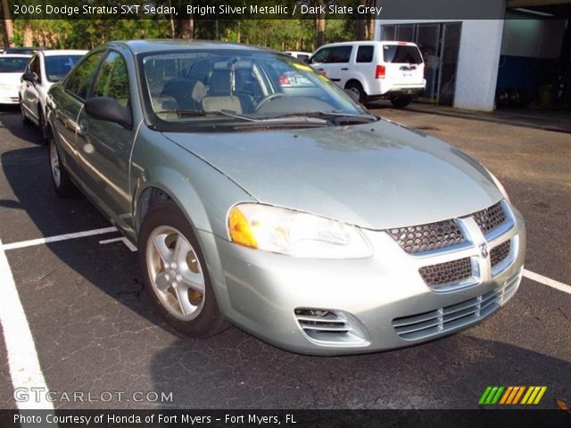 2006 Dodge Stratus SXT Sedan in Bright Silver Metallic