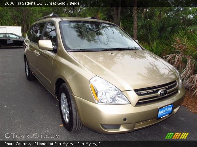 2006 Kia Sedona LX in Sunset Gold