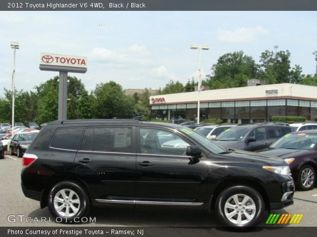 2012 Toyota Highlander V6 4WD in Black
