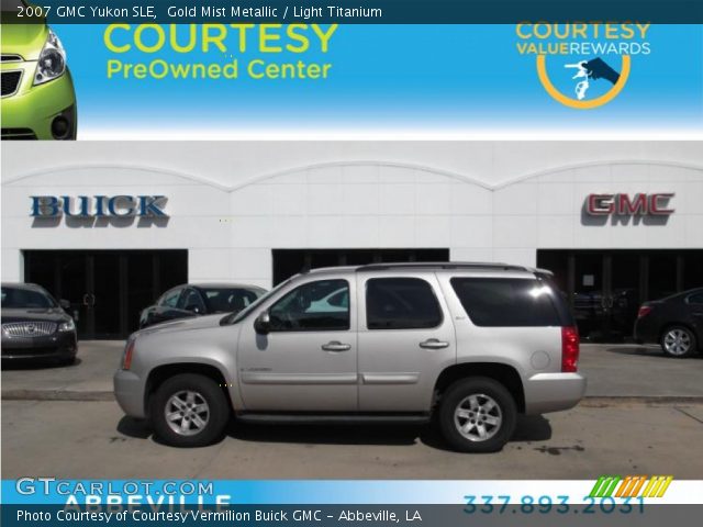 2007 GMC Yukon SLE in Gold Mist Metallic