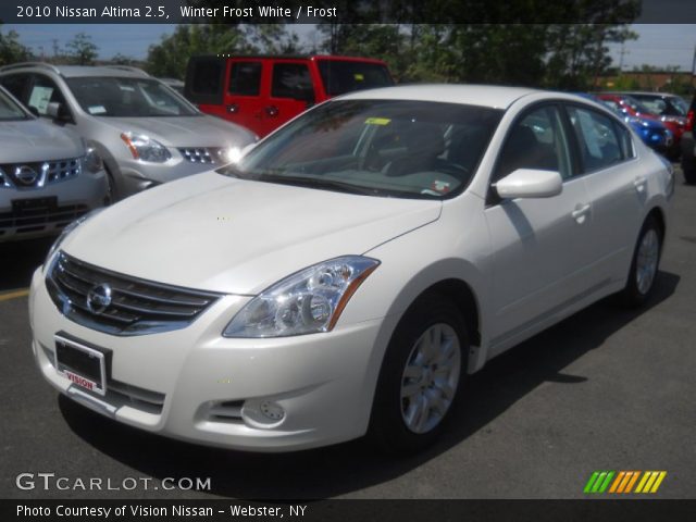 2010 Nissan Altima 2.5 in Winter Frost White