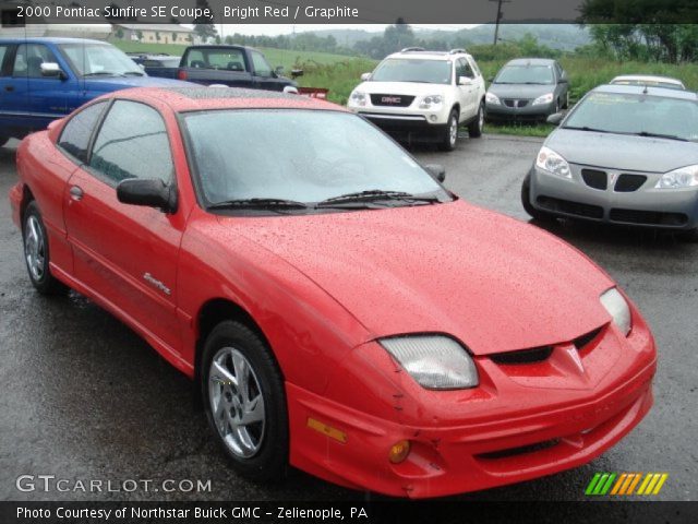 2000 Pontiac Sunfire SE Coupe in Bright Red