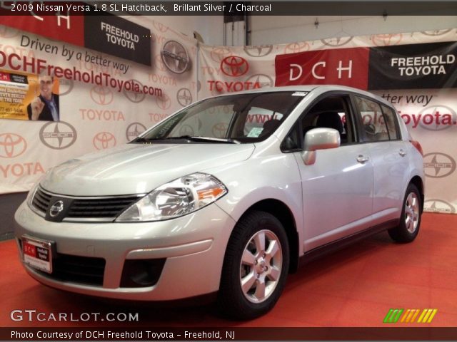 2009 Nissan Versa 1.8 SL Hatchback in Brillant Silver