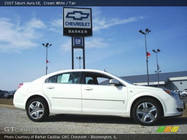 2007 Saturn Aura XE in Cream White