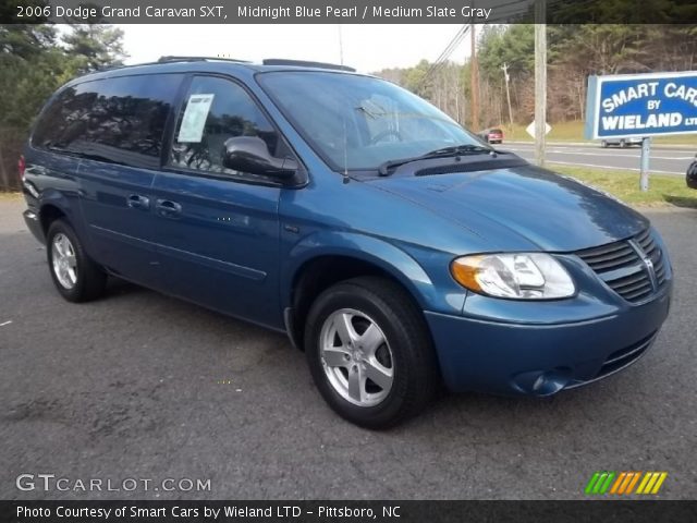 2006 Dodge Grand Caravan SXT in Midnight Blue Pearl
