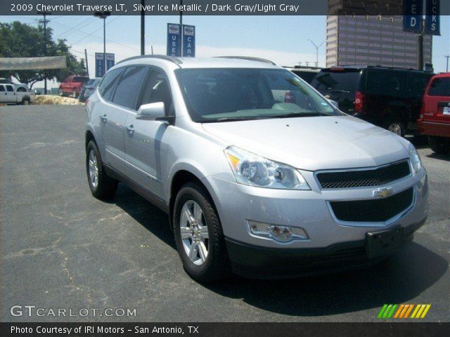 2009 Chevrolet Traverse LT in Silver Ice Metallic
