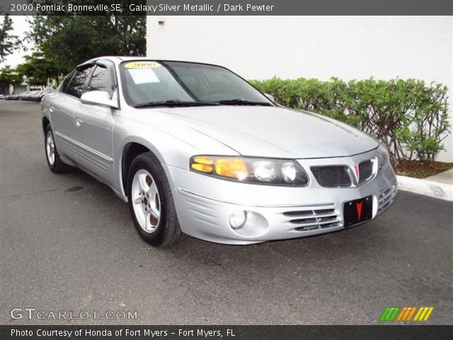 2000 Pontiac Bonneville SE in Galaxy Silver Metallic